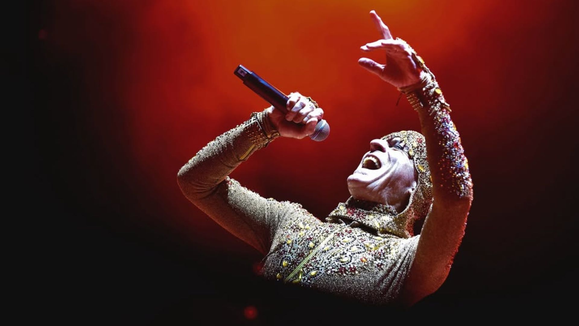 Ney Matogrosso volta a Salvador em agosto com show 'Bloco na Rua' | Foto: Luiza Filippo/reprodução/Instagram